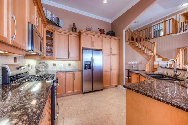 316 Ridgemere Crt, House detached with 3 bedrooms, 4 bathrooms and 4 parking in Kitchener ON | Image 3
