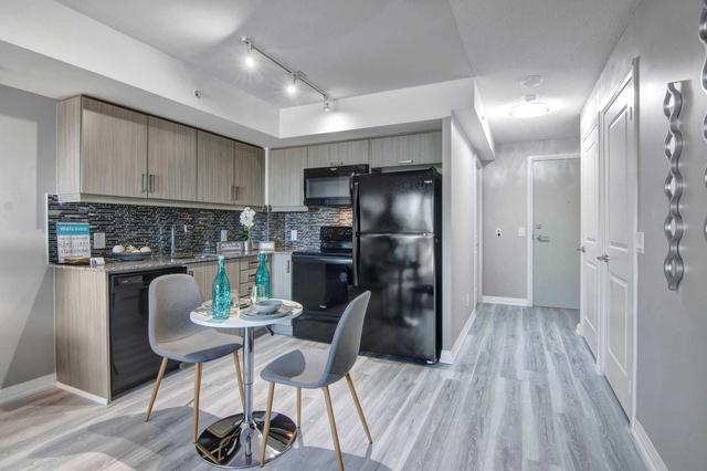415 - 30 Meadowglen Pl, Condo with 1 bedrooms, 2 bathrooms and 1 parking in Toronto ON | Image 9