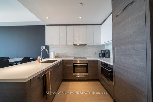 3511 - 488 University Ave, Condo with 1 bedrooms, 1 bathrooms and 0 parking in Toronto ON | Image 9