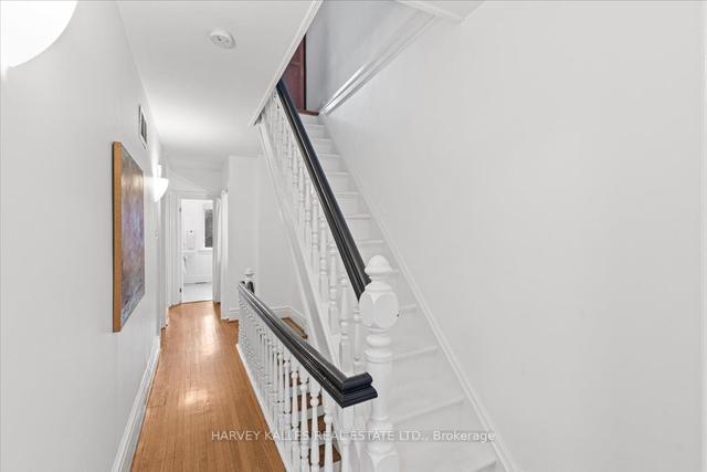 114 Wells St, House semidetached with 4 bedrooms, 2 bathrooms and 1 parking in Toronto ON | Image 7