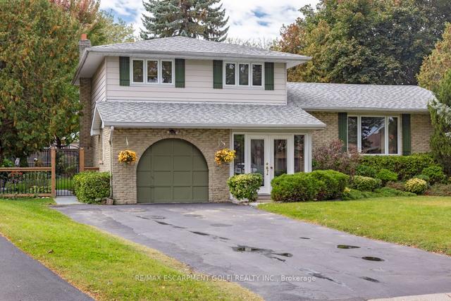 11 Ventnor Crt, House detached with 3 bedrooms, 2 bathrooms and 5 parking in Brantford ON | Image 1