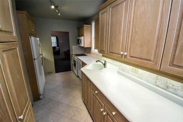 20 Lincoln Ave, House detached with 2 bedrooms, 2 bathrooms and 4 parking in St. Catharines ON | Image 13
