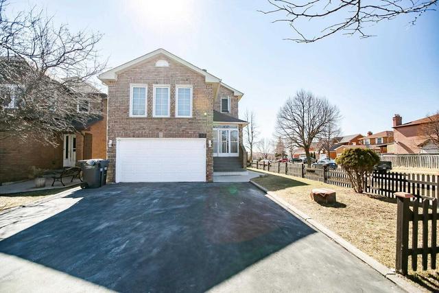 121 Creditstone Rd, House detached with 4 bedrooms, 4 bathrooms and 6 parking in Brampton ON | Image 1