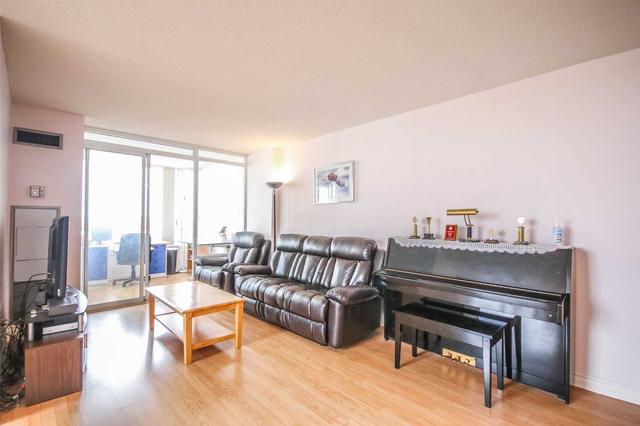 912 - 330 Alton Towers Circ, Condo with 2 bedrooms, 2 bathrooms and 1 parking in Toronto ON | Image 12