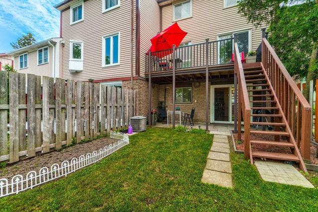 27 Fanshawe Dr, House attached with 3 bedrooms, 3 bathrooms and 4 parking in Brampton ON | Image 35