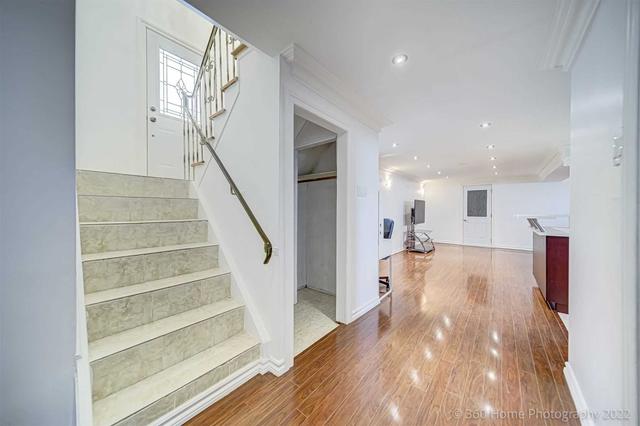 7 Mayberry Rd, House detached with 3 bedrooms, 2 bathrooms and 6 parking in Toronto ON | Image 7