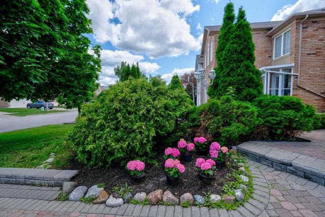 57 Fortune Cres, House detached with 5 bedrooms, 5 bathrooms and 6 parking in Richmond Hill ON | Image 33