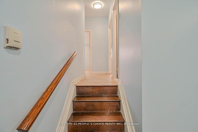11 Checker Crt, House detached with 3 bedrooms, 2 bathrooms and 4 parking in Toronto ON | Image 14