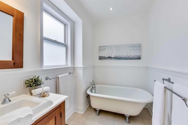 313 Seaton St, House attached with 4 bedrooms, 2 bathrooms and 1 parking in Toronto ON | Image 19