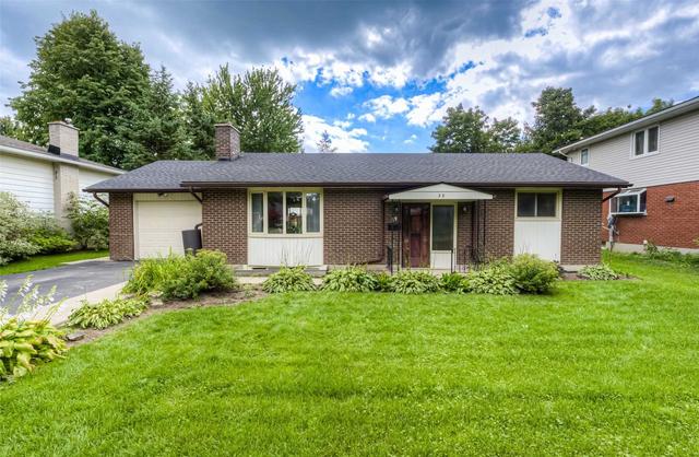 39 Redford Cres, House detached with 3 bedrooms, 2 bathrooms and 4 parking in Stratford ON | Card Image