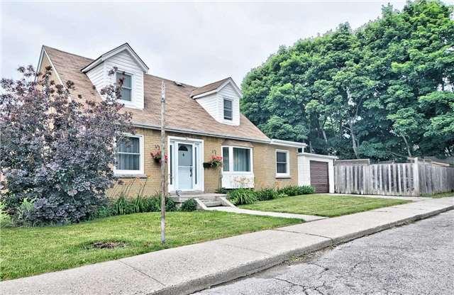 26 Holland Ave, House detached with 3 bedrooms, 2 bathrooms and 2 parking in Toronto ON | Image 2