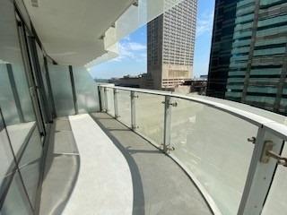1003 - 1 Bloor St E, Condo with 1 bedrooms, 1 bathrooms and 0 parking in Toronto ON | Image 2