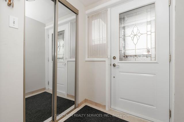 88 Dellbrook Cres, House semidetached with 3 bedrooms, 2 bathrooms and 4 parking in Toronto ON | Image 17