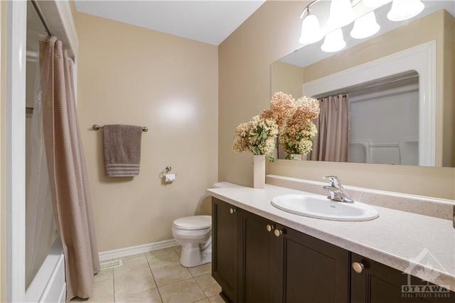 1843 Arrowgrass Way, Townhouse with 3 bedrooms, 3 bathrooms and 2 parking in Ottawa ON | Image 15