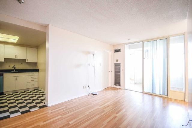1610 - 7 Bishop Ave, Condo with 2 bedrooms, 2 bathrooms and 1 parking in Toronto ON | Image 3