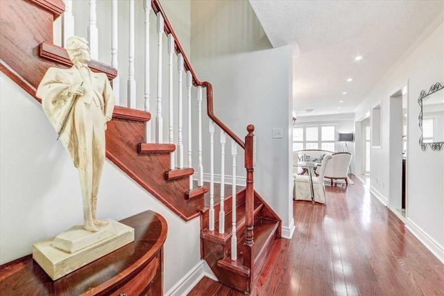 9 Rivitt Pl, House attached with 3 bedrooms, 3 bathrooms and 4 parking in Toronto ON | Image 29