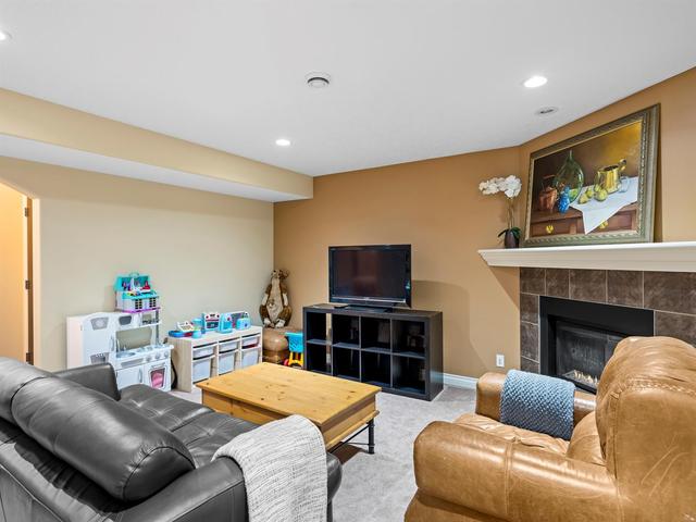 39 Cougar Plateau Place Sw, House detached with 4 bedrooms, 3 bathrooms and 4 parking in Calgary AB | Image 37