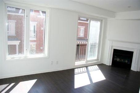 1019 - 18 Laidlaw St, Townhouse with 2 bedrooms, 2 bathrooms and 1 parking in Toronto ON | Image 2