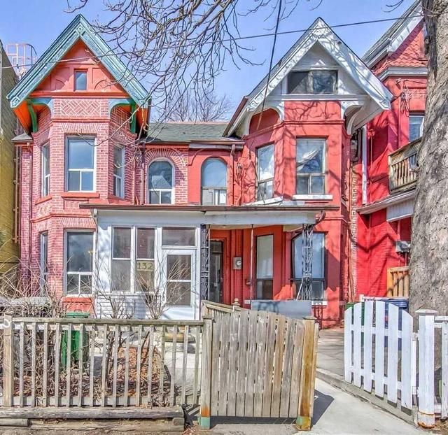 132 D'arcy St, House semidetached with 8 bedrooms, 4 bathrooms and 5 parking in Toronto ON | Image 1
