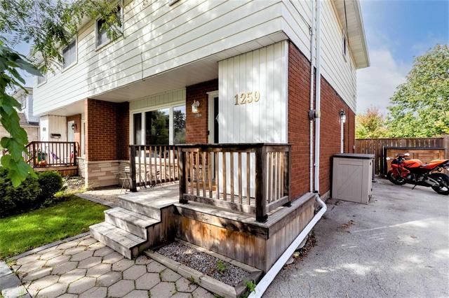 1259 Treeland St, House semidetached with 4 bedrooms, 2 bathrooms and 4 parking in Burlington ON | Image 12