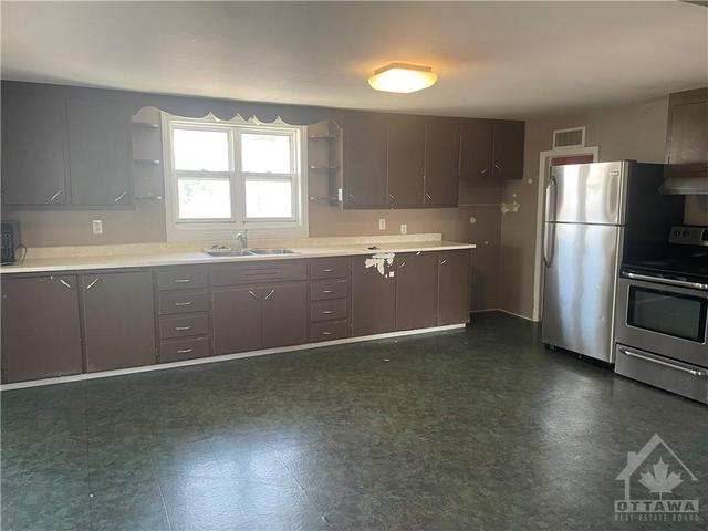 b - 696 Principale Street, Condo with 3 bedrooms, 1 bathrooms and 1 parking in Casselman ON | Image 3
