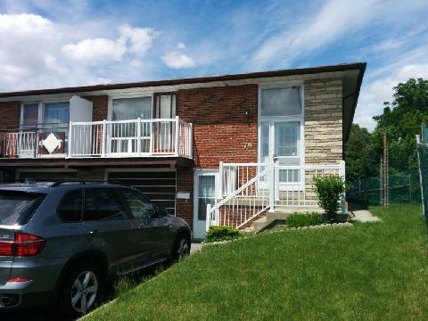 79 Futura Dr, House semidetached with 3 bedrooms, 2 bathrooms and 4 parking in Toronto ON | Image 1