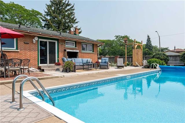 37 Cindy Drive, House detached with 3 bedrooms, 2 bathrooms and 4 parking in St. Catharines ON | Image 34