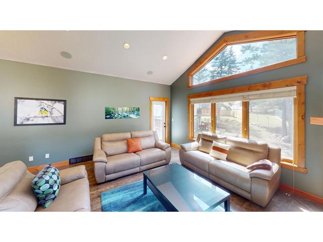7309 Copperhorn Drive, House detached with 3 bedrooms, 2 bathrooms and null parking in Radium Hot Springs BC | Image 3