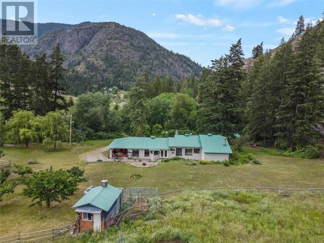 1196 Hwy 3a, House detached with 3 bedrooms, 2 bathrooms and 3 parking in Okanagan Similkameen G BC | Image 2