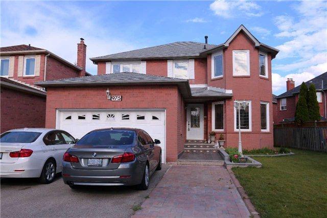 975 Ceremonial Dr, House detached with 4 bedrooms, 4 bathrooms and 2 parking in Mississauga ON | Image 1