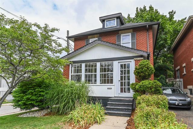489 Woolwich St, House detached with 2 bedrooms, 2 bathrooms and 1 parking in Guelph ON | Image 1