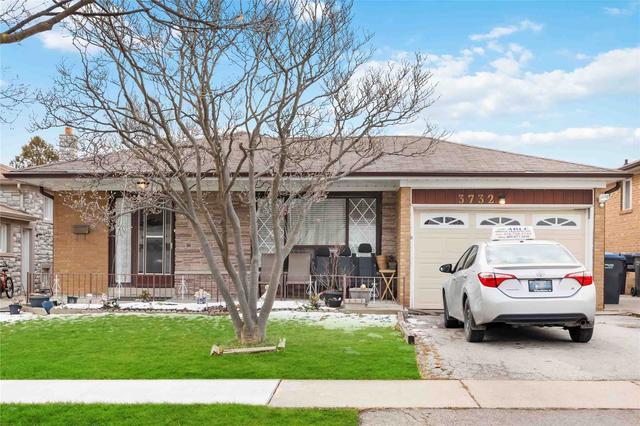 3732 Wyewood Rd, House detached with 4 bedrooms, 3 bathrooms and 4 parking in Mississauga ON | Card Image