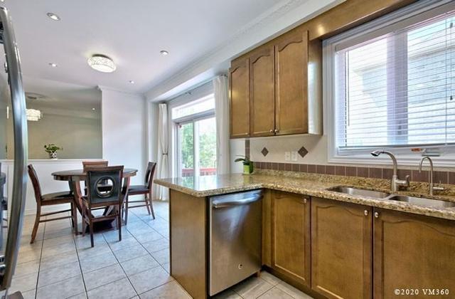 3 Smoothwater Terr, House detached with 4 bedrooms, 4 bathrooms and 4 parking in Markham ON | Image 2