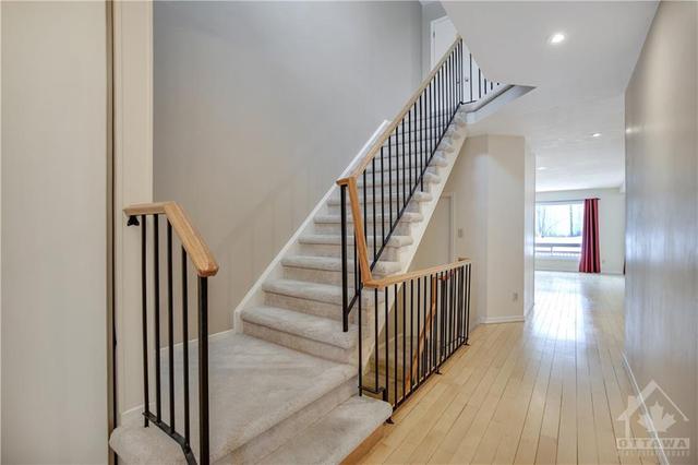 152 Presland Road, Townhouse with 3 bedrooms, 2 bathrooms and 3 parking in Ottawa ON | Image 14
