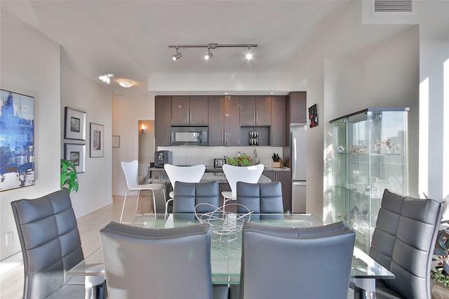 2506 - 28 Linden St, Condo with 2 bedrooms, 2 bathrooms and 1 parking in Toronto ON | Image 2