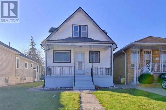 1185 Langlois, House detached with 3 bedrooms, 3 bathrooms and null parking in Windsor ON | Card Image