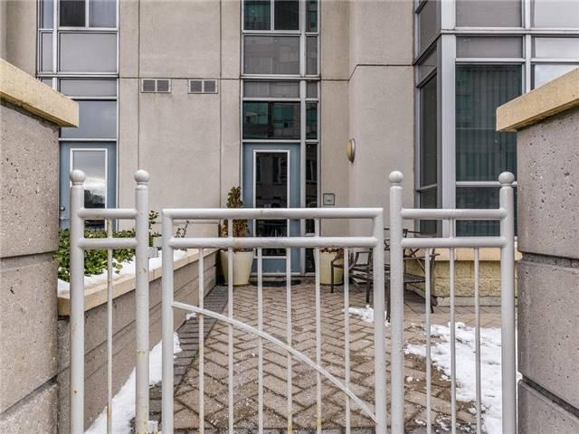 Th107 - 36 Lee Centre Dr, Townhouse with 2 bedrooms, 2 bathrooms and 2 parking in Toronto ON | Image 1