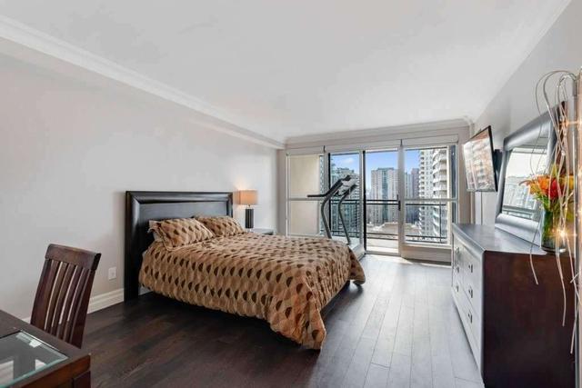 1800 - 18 Hollywood Ave, Condo with 3 bedrooms, 2 bathrooms and 1 parking in Toronto ON | Image 8