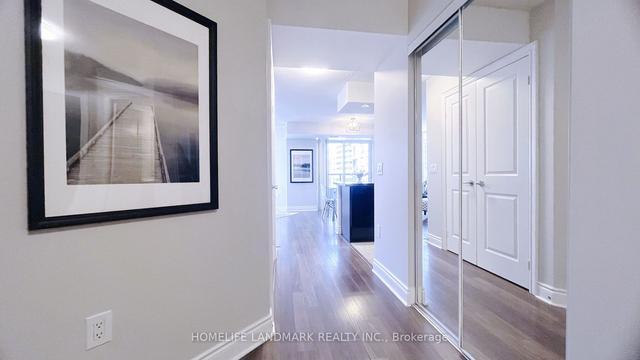 1119 - 500 Doris Ave, Condo with 2 bedrooms, 2 bathrooms and 1 parking in Toronto ON | Image 4
