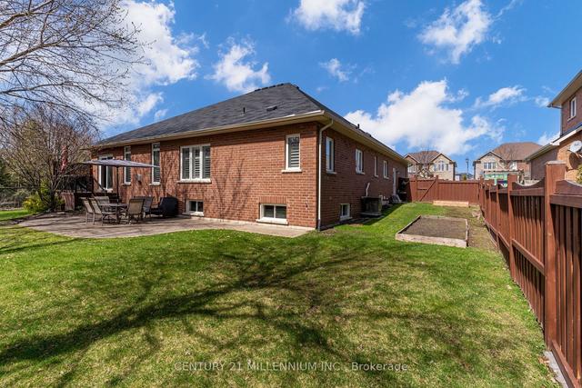 35 Borland Cres, House detached with 3 bedrooms, 3 bathrooms and 6 parking in Caledon ON | Image 31