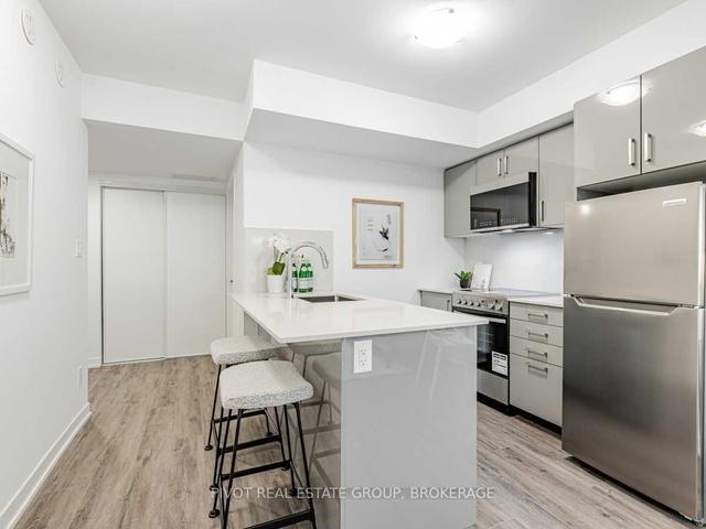106 - 12 Marquette Ave, Townhouse with 1 bedrooms, 1 bathrooms and 0 parking in Toronto ON | Image 6