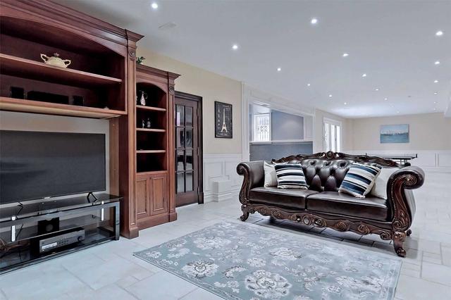 20 Yongeview Ave, House detached with 4 bedrooms, 7 bathrooms and 13 parking in Richmond Hill ON | Image 20
