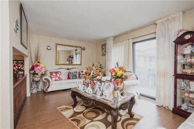 16 Franca Cres, House detached with 3 bedrooms, 3 bathrooms and 2 parking in Toronto ON | Image 7