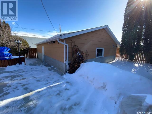 287 4th Street, House detached with 4 bedrooms, 3 bathrooms and null parking in Pilot Butte SK | Image 16