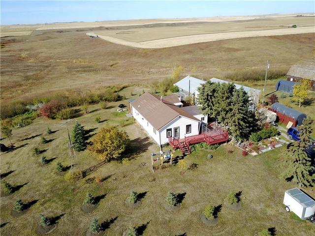 322048 Range Road 225, House detached with 2 bedrooms, 1 bathrooms and null parking in Kneehill County AB | Card Image