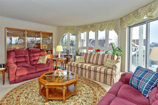 201 - 51 Rivermill Blvd, Condo with 3 bedrooms, 2 bathrooms and 1 parking in Kawartha Lakes ON | Image 2