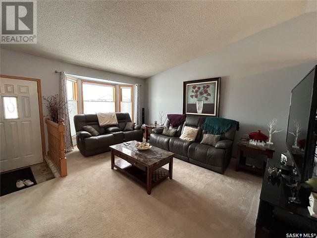 758 Sun Valley Drive, House detached with 5 bedrooms, 3 bathrooms and null parking in Estevan SK | Image 6