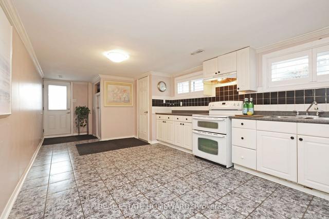 130 Edmonton Dr, House semidetached with 4 bedrooms, 3 bathrooms and 3 parking in Toronto ON | Image 15