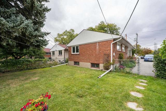 2446 Islington Ave, House detached with 3 bedrooms, 2 bathrooms and 3 parking in Toronto ON | Image 27