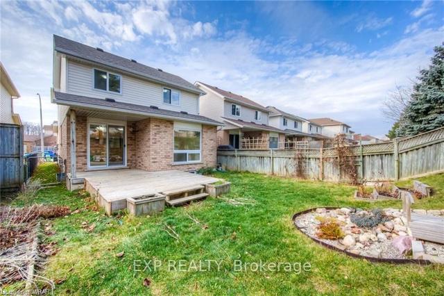 118 Bush Clover Cres, House detached with 3 bedrooms, 2 bathrooms and 3 parking in Kitchener ON | Image 21